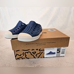Native Jefferson Kids Navy Slip-On Shoes, New in Box, Children's Size 5
